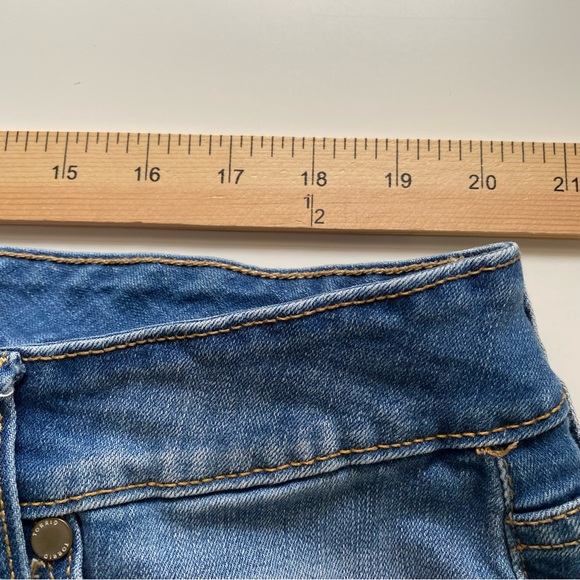 Torrid Distressed Boyfriend Jeans Stretch Denim Womens Size 18 - Picture 3 of 10